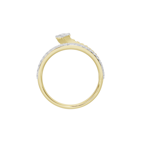 Lumi Lab diamond ring with yellow gold band and pavé diamond top