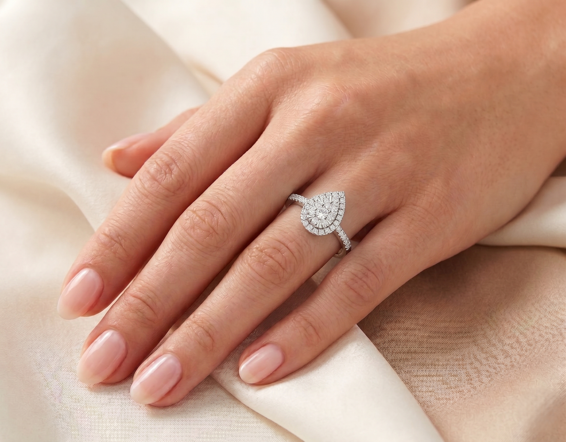 Pear Crownlight illusia - Lab Diamond Ring